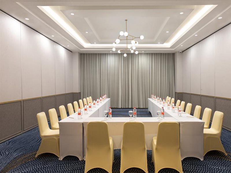 Hotel Santika Pasir Koja Бандунг Екстериор снимка