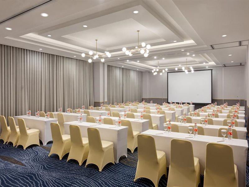 Hotel Santika Pasir Koja Бандунг Екстериор снимка