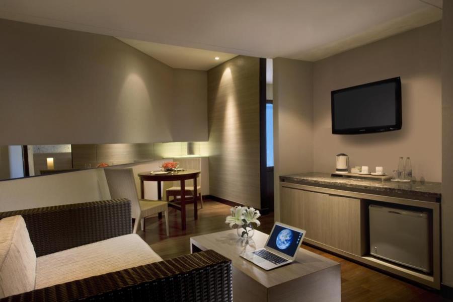 Hotel Santika Pasir Koja Бандунг Екстериор снимка