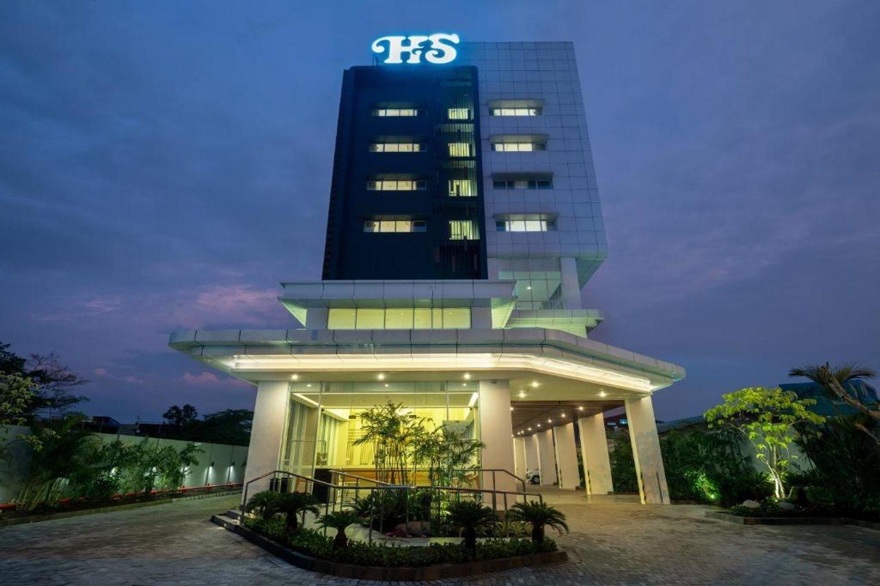 Hotel Santika Pasir Koja Бандунг Екстериор снимка