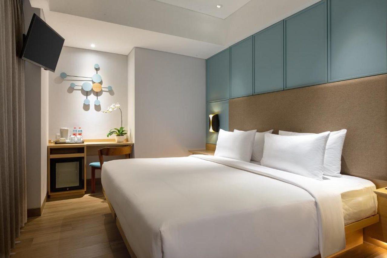 Hotel Santika Pasir Koja Бандунг Екстериор снимка