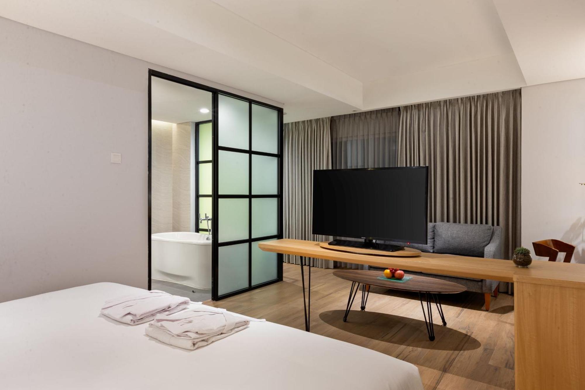 Hotel Santika Pasir Koja Бандунг Екстериор снимка