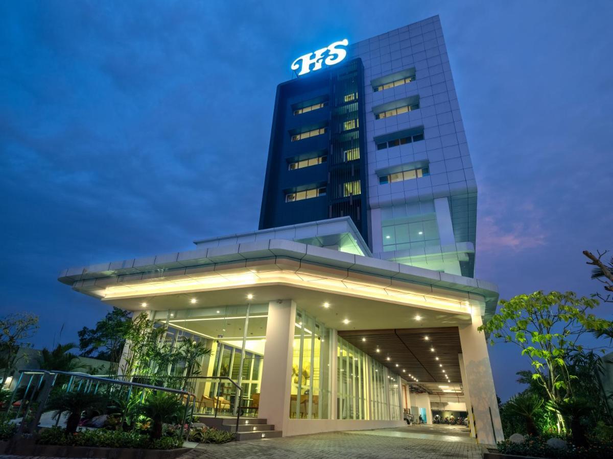 Hotel Santika Pasir Koja Бандунг Екстериор снимка