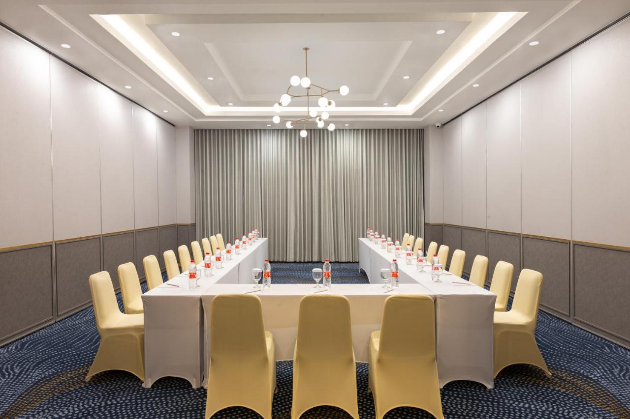 Hotel Santika Pasir Koja Бандунг Екстериор снимка