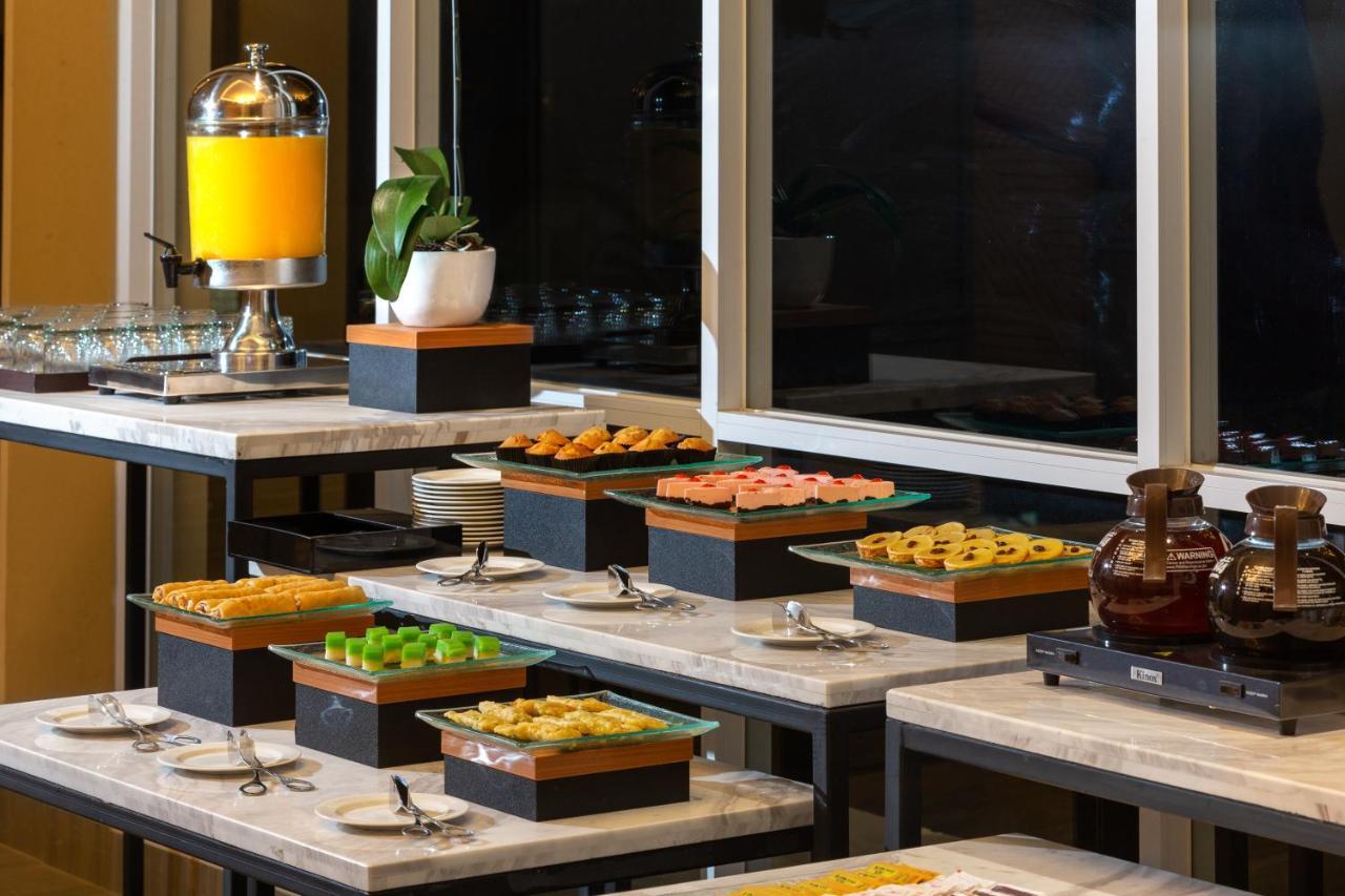 Hotel Santika Pasir Koja Бандунг Екстериор снимка