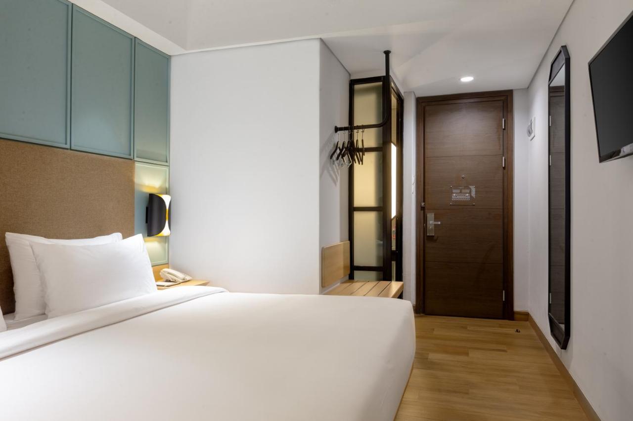 Hotel Santika Pasir Koja Бандунг Екстериор снимка
